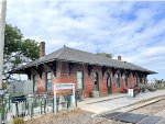 This red building here used to house the LIRR Greenport Station waiting room. It presently has a seaport themed museum for very good reasons. Greenport is a former whaling village. 
